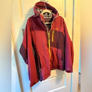 Stretchy Stylish Shell for Skiing